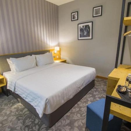 Redpine Boutique Hotel Скудай Екстериор снимка