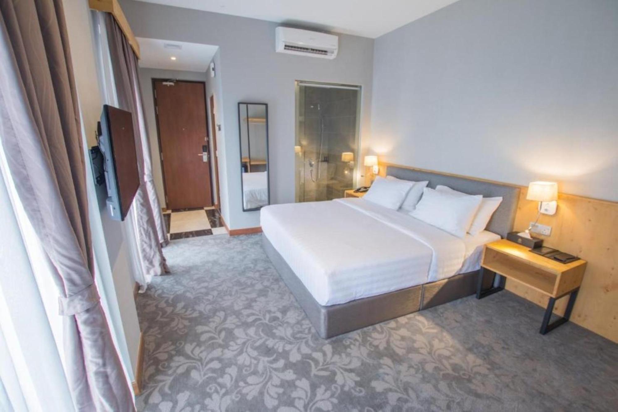 Redpine Boutique Hotel Скудай Екстериор снимка