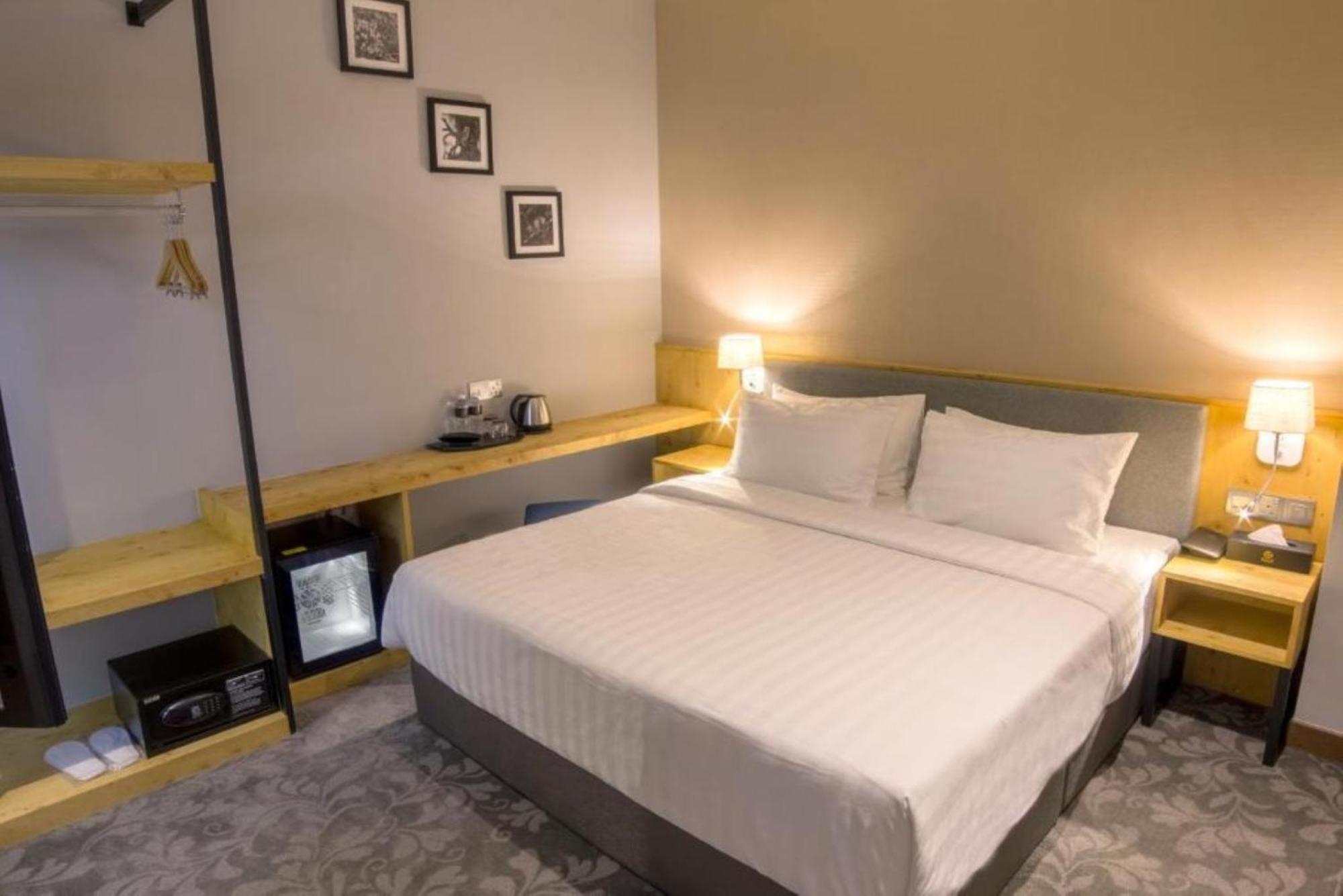 Redpine Boutique Hotel Скудай Екстериор снимка